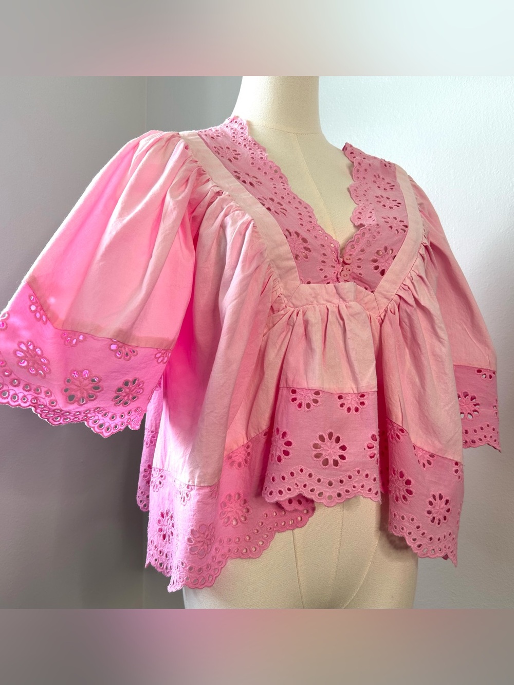 HYFVE Pink Eyelet Puff Sleeve Babydoll Peasant Top Womens Small